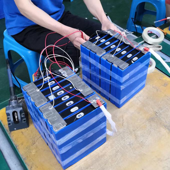 Гальванические элементы батареи лития LiFePO4 LFP глубокого цикла алюминиевые LiFePO4 100ah призменные 3